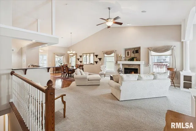 $369,900 | 707 Wells Fargo Trail, Le Claire, IA 52753