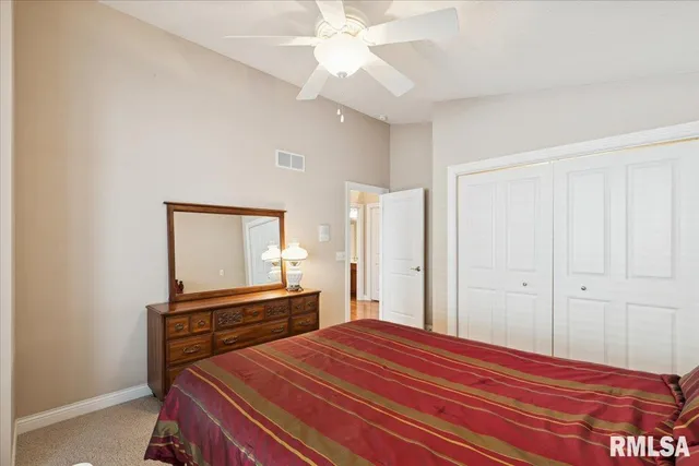 $369,900 | 707 Wells Fargo Trail, Le Claire, IA 52753