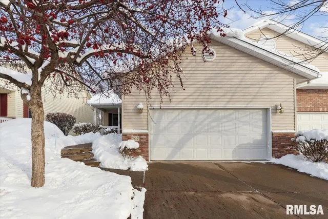 $369,900 | 707 Wells Fargo Trail, Le Claire, IA 52753