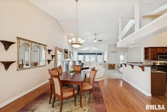 $369,900 | 707 Wells Fargo Trail, Le Claire, IA 52753