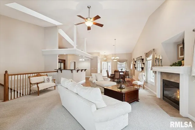 $369,900 | 707 Wells Fargo Trail, Le Claire, IA 52753