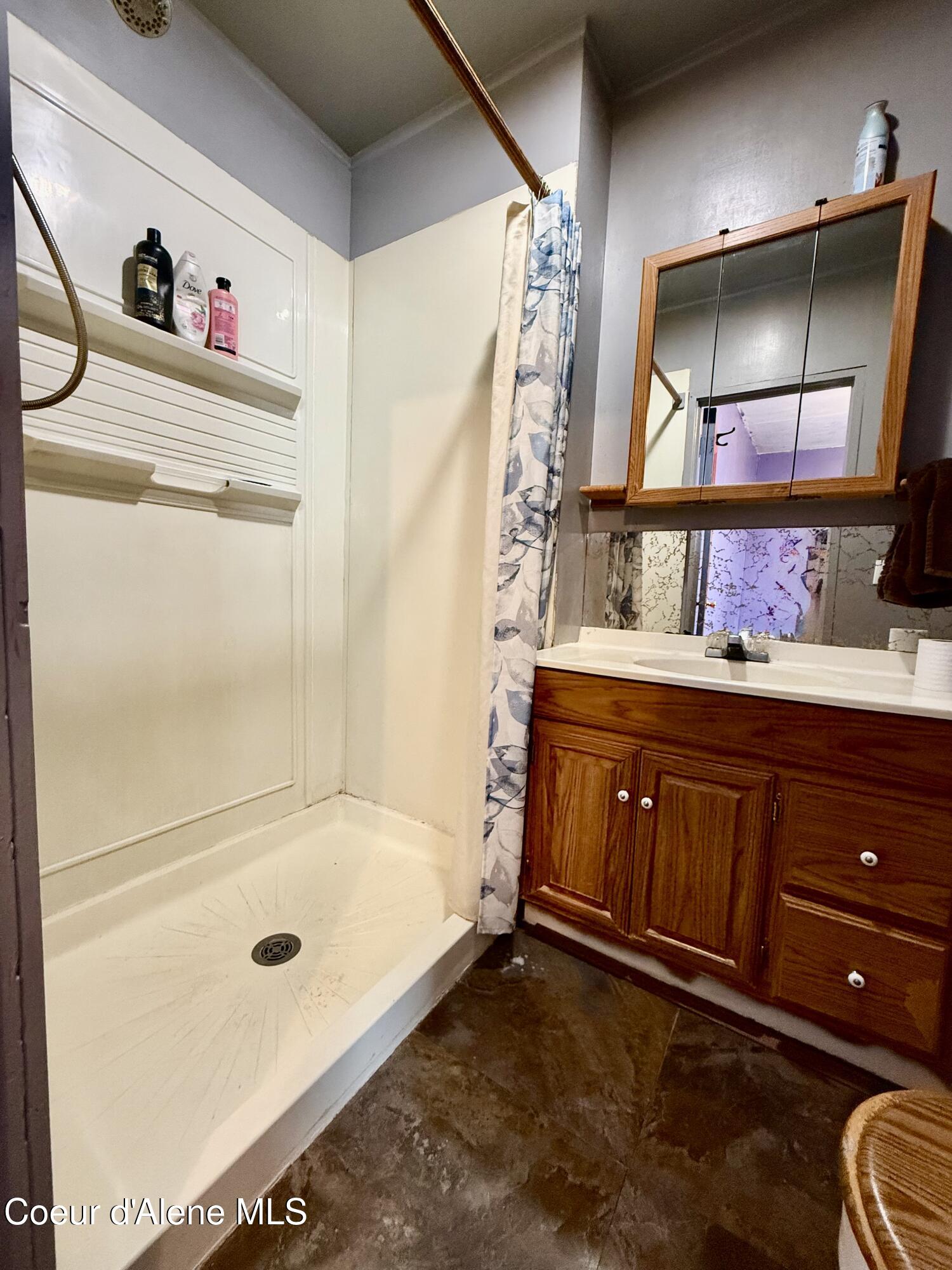 517 Hunter Street Mullan, ID 83846 - Photo 8 of 20 Bathroom