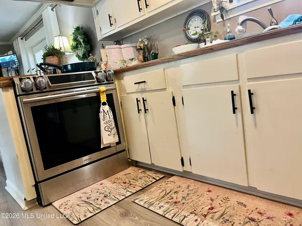 $219,900 | 213 Georgia Street, Batesville, MS 38606