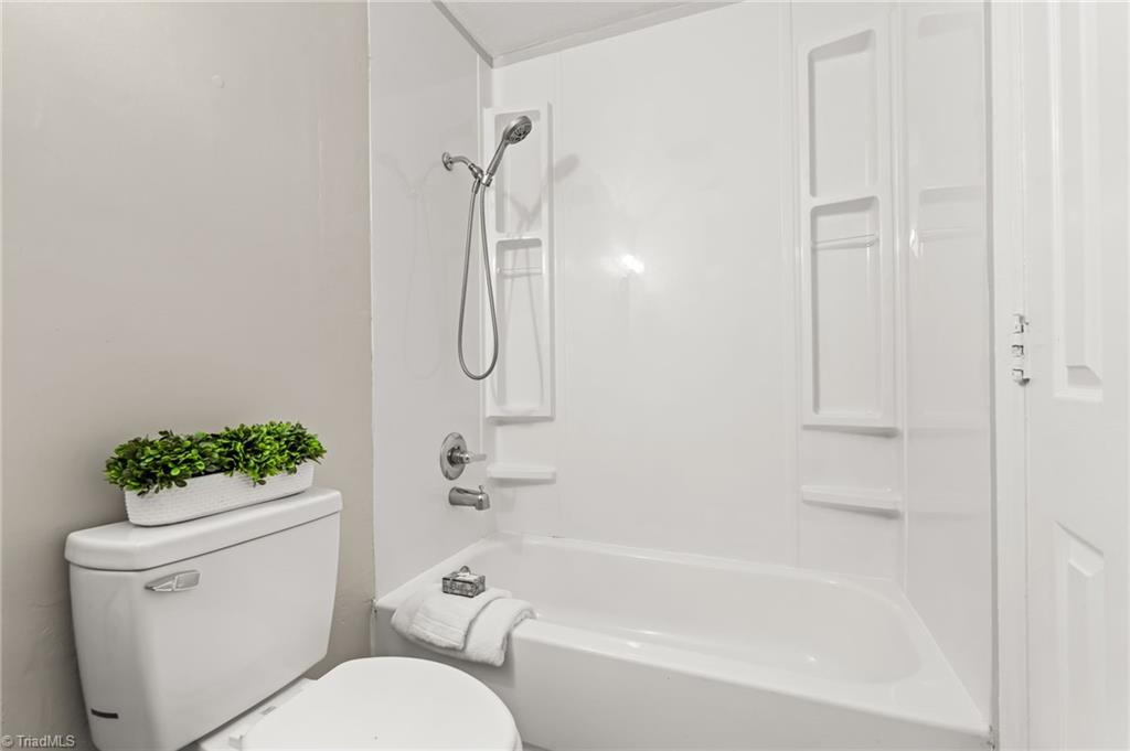 1704 Cedrow Drive High Point, NC 27260 - Photo 20 of 26