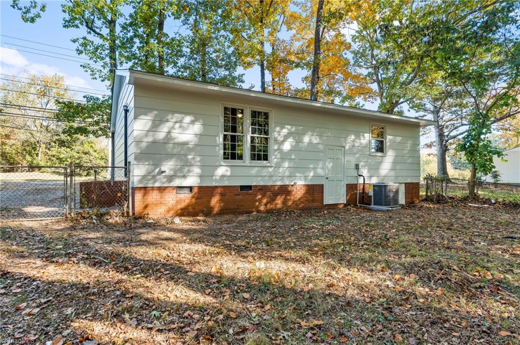 1704 Cedrow Drive High Point, NC 27260 - Photo 22 of 26