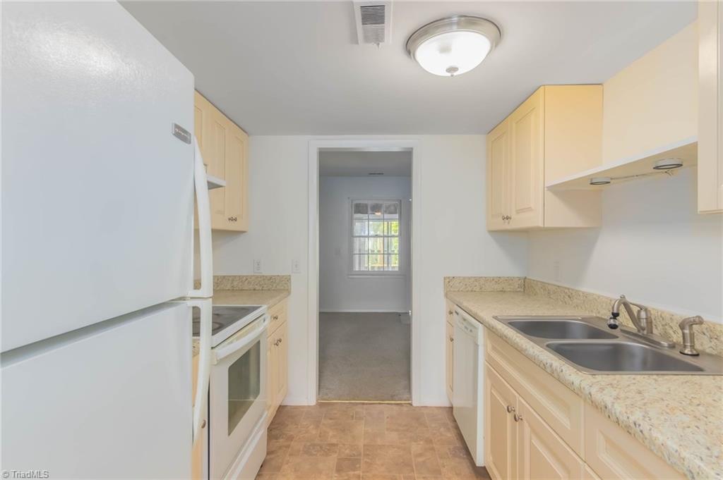 2918 St Marks Road Southwest, Unit A Winston-Salem, NC 27103 - Photo 7 of 29 Kitchen