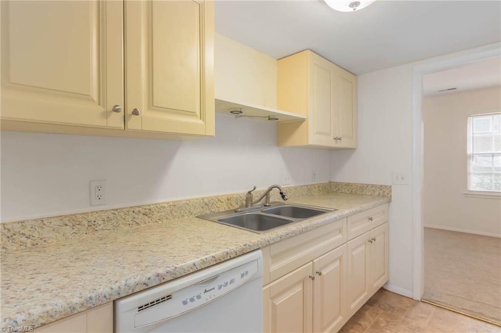 2918 St Marks Road Southwest, Unit A Winston-Salem, NC 27103 - Photo 8 of 29 Kitchen