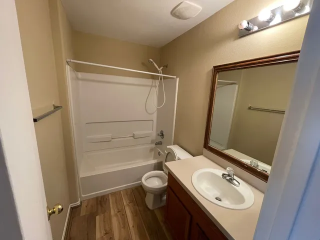 $1,800 | 8714 Sunset Pond Drive, Tomball, TX 77375