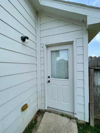 $1,800 | 8714 Sunset Pond Drive, Tomball, TX 77375