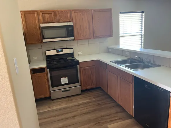 $1,800 | 8714 Sunset Pond Drive, Tomball, TX 77375