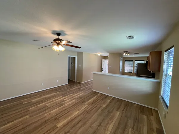 $1,800 | 8714 Sunset Pond Drive, Tomball, TX 77375