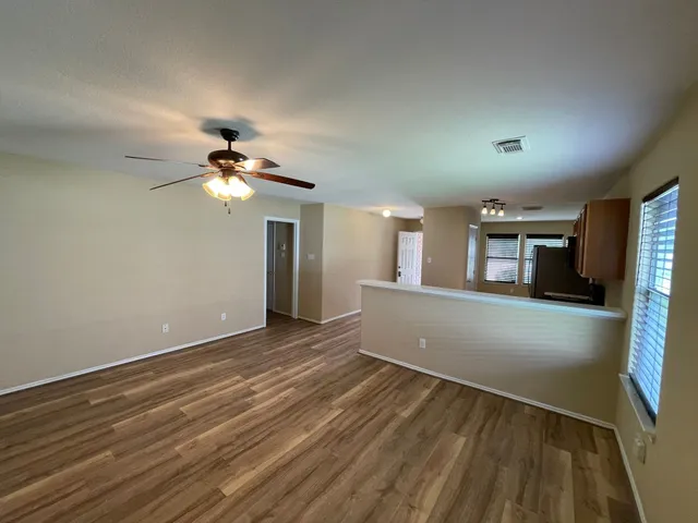 $1,800 | 8714 Sunset Pond Drive, Tomball, TX 77375