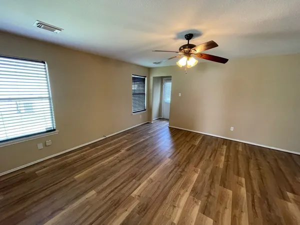 $1,800 | 8714 Sunset Pond Drive, Tomball, TX 77375