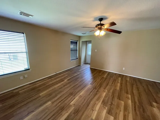 $1,800 | 8714 Sunset Pond Drive, Tomball, TX 77375