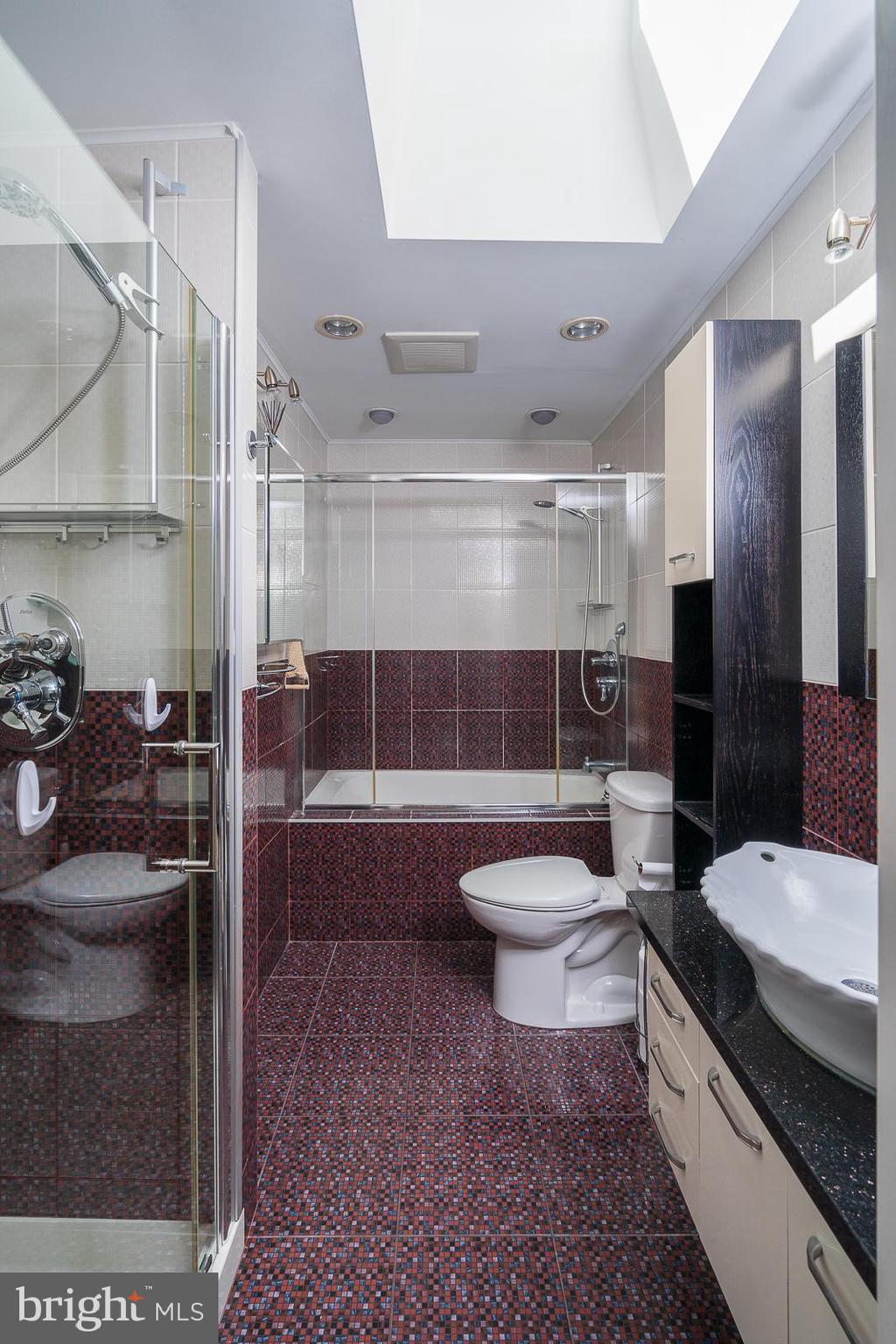 11702 Millbrook Road Philadelphia, PA 19154 - Photo 14 of 22 Full Bath