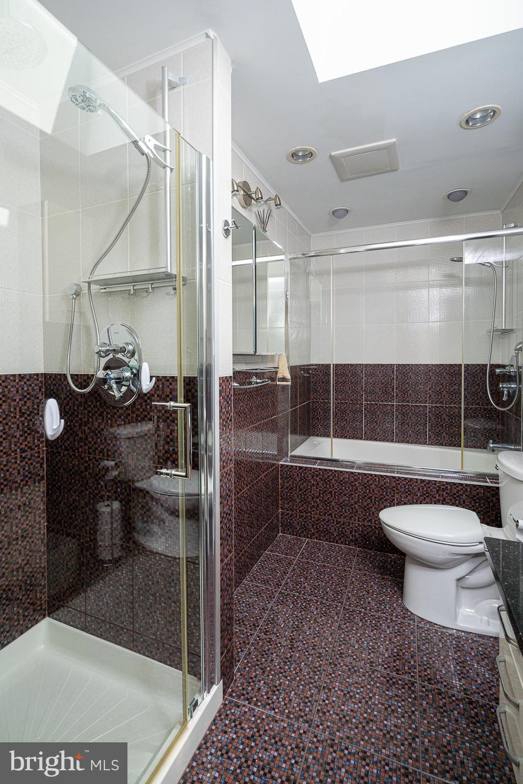 11702 Millbrook Road Philadelphia, PA 19154 - Photo 15 of 22 Full Bath