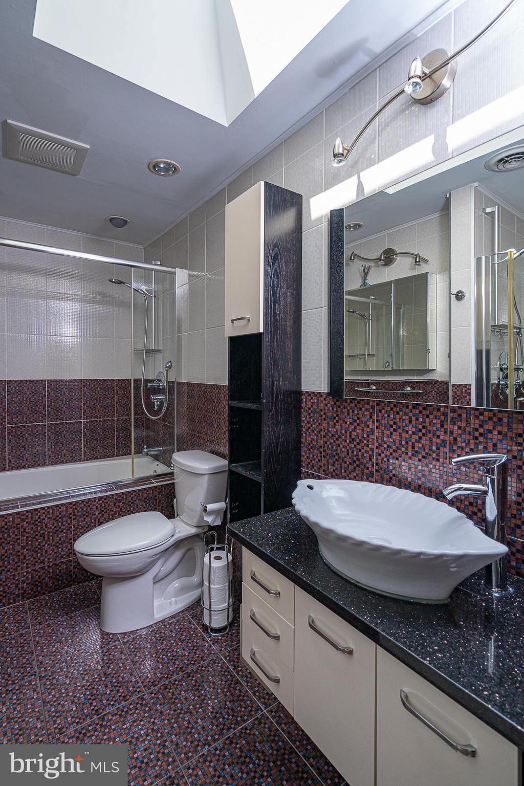 11702 Millbrook Road Philadelphia, PA 19154 - Photo 16 of 22 Full Bath