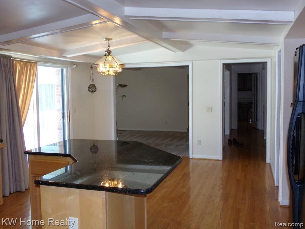 3081 Burlington Court Rochester, MI 48306 - Photo 11 of 40