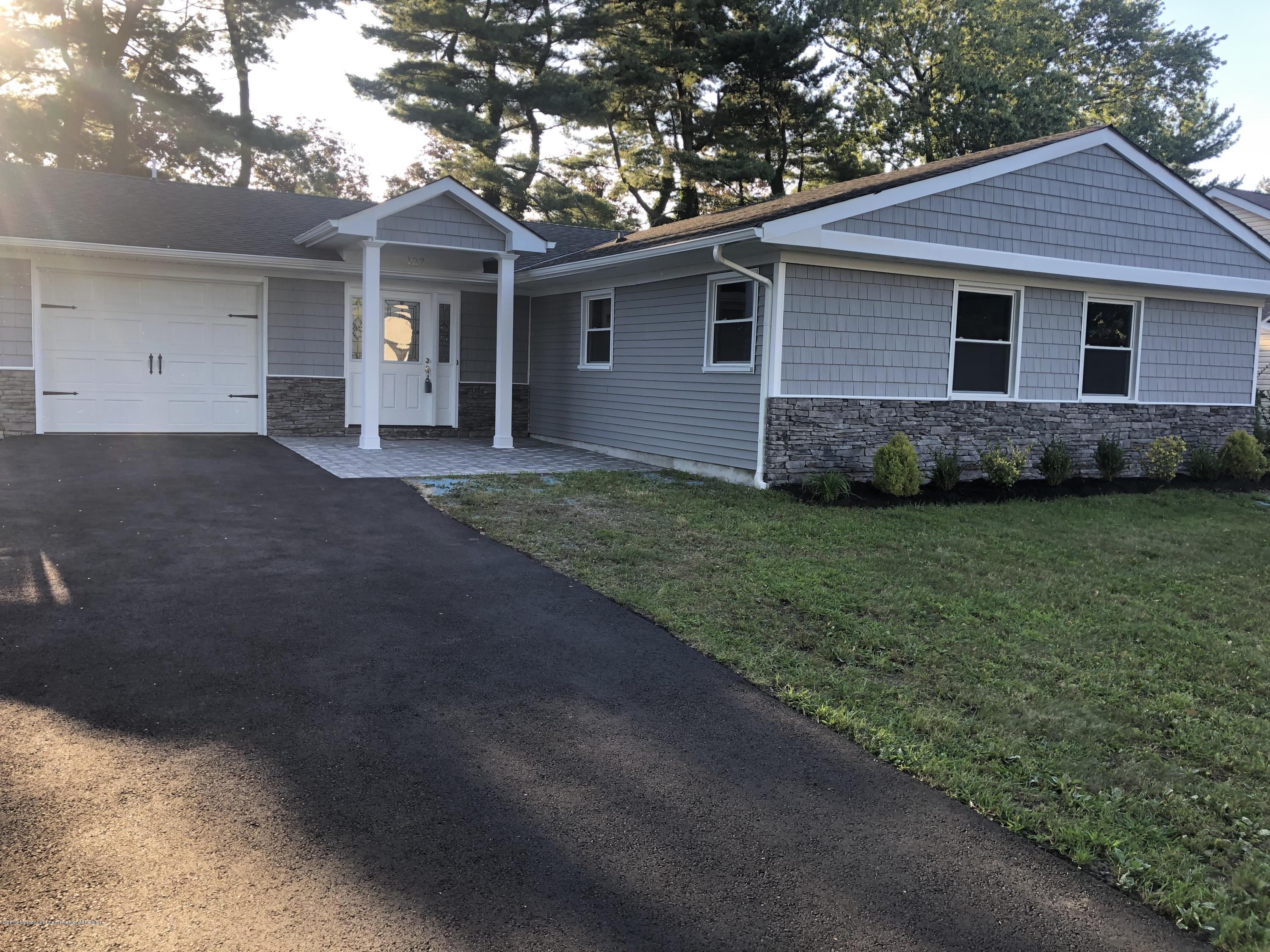 127 Idolstone Lane Matawan, NJ 07747 - Photo 2 of 36 IMG_7412