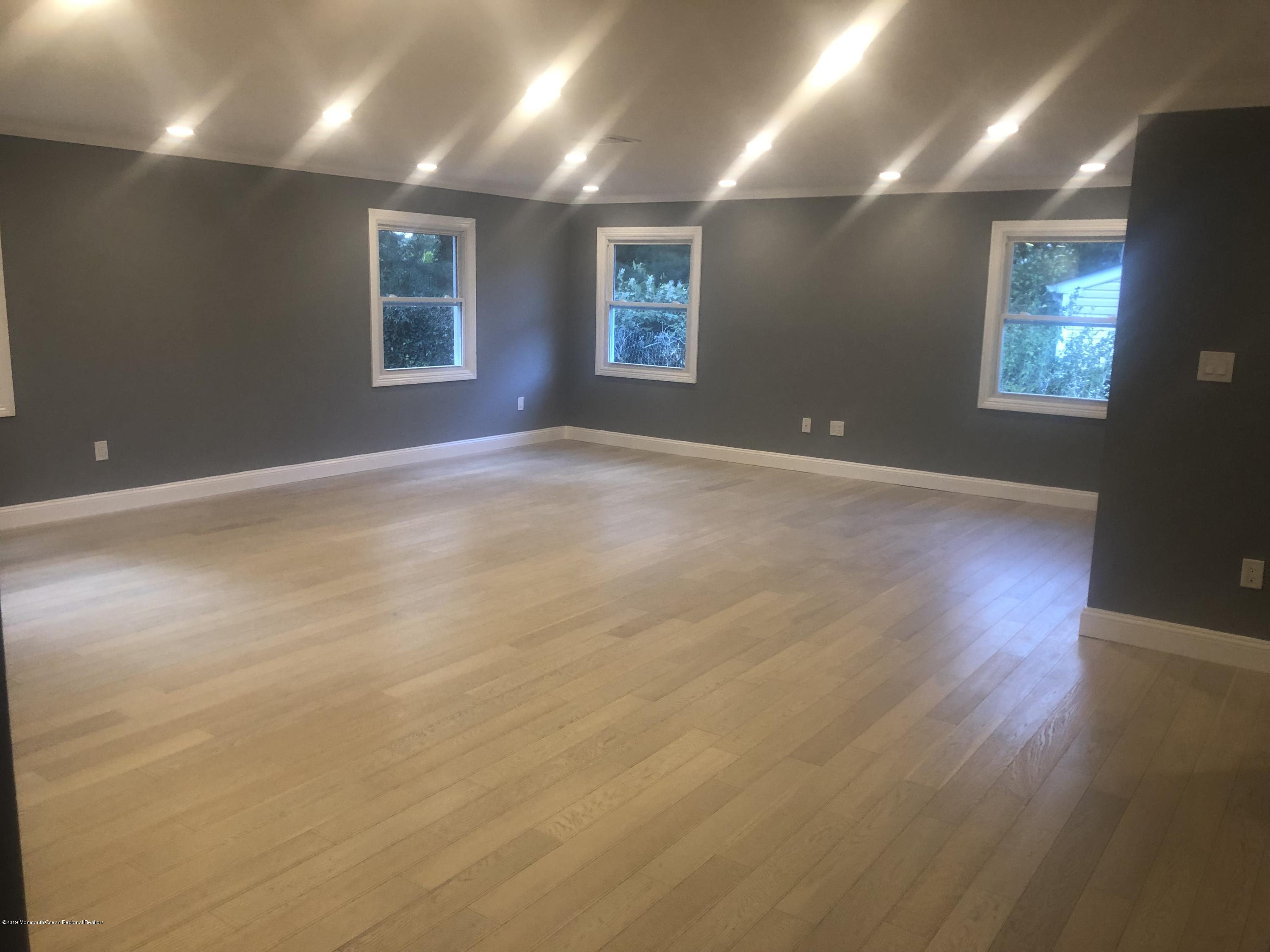 127 Idolstone Lane Matawan, NJ 07747 - Photo 18 of 36 IMG_7371