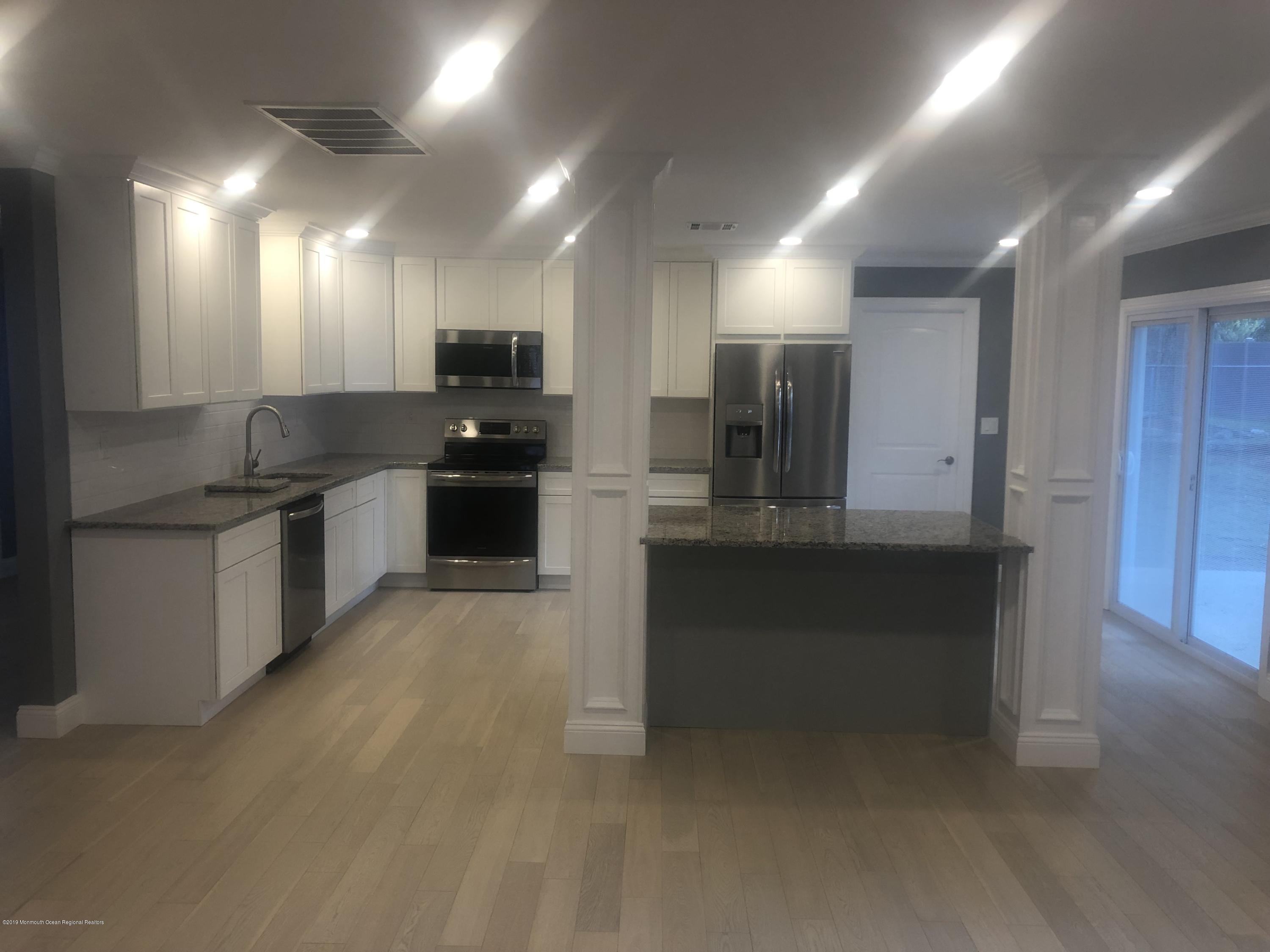 127 Idolstone Lane Matawan, NJ 07747 - Photo 8 of 36 IMG_7364