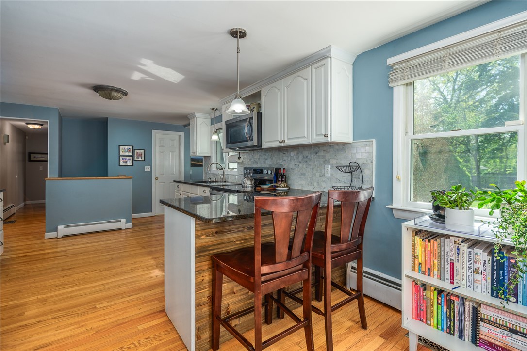 33 Wilbur Road Lincoln, RI 02865 - Photo 8 of 50