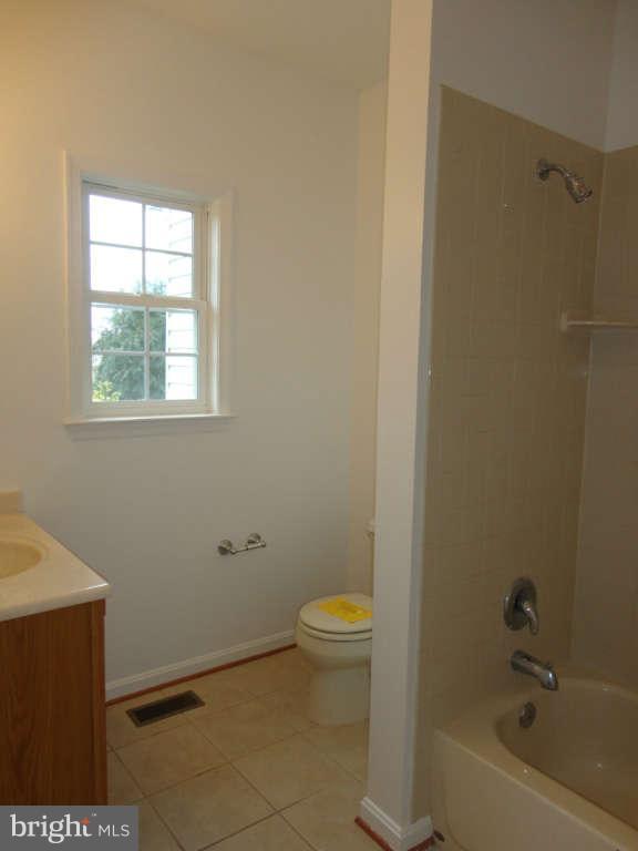 4334 Gene Hemp Road Jefferson, MD 21755 - Photo 6 of 30 Bath