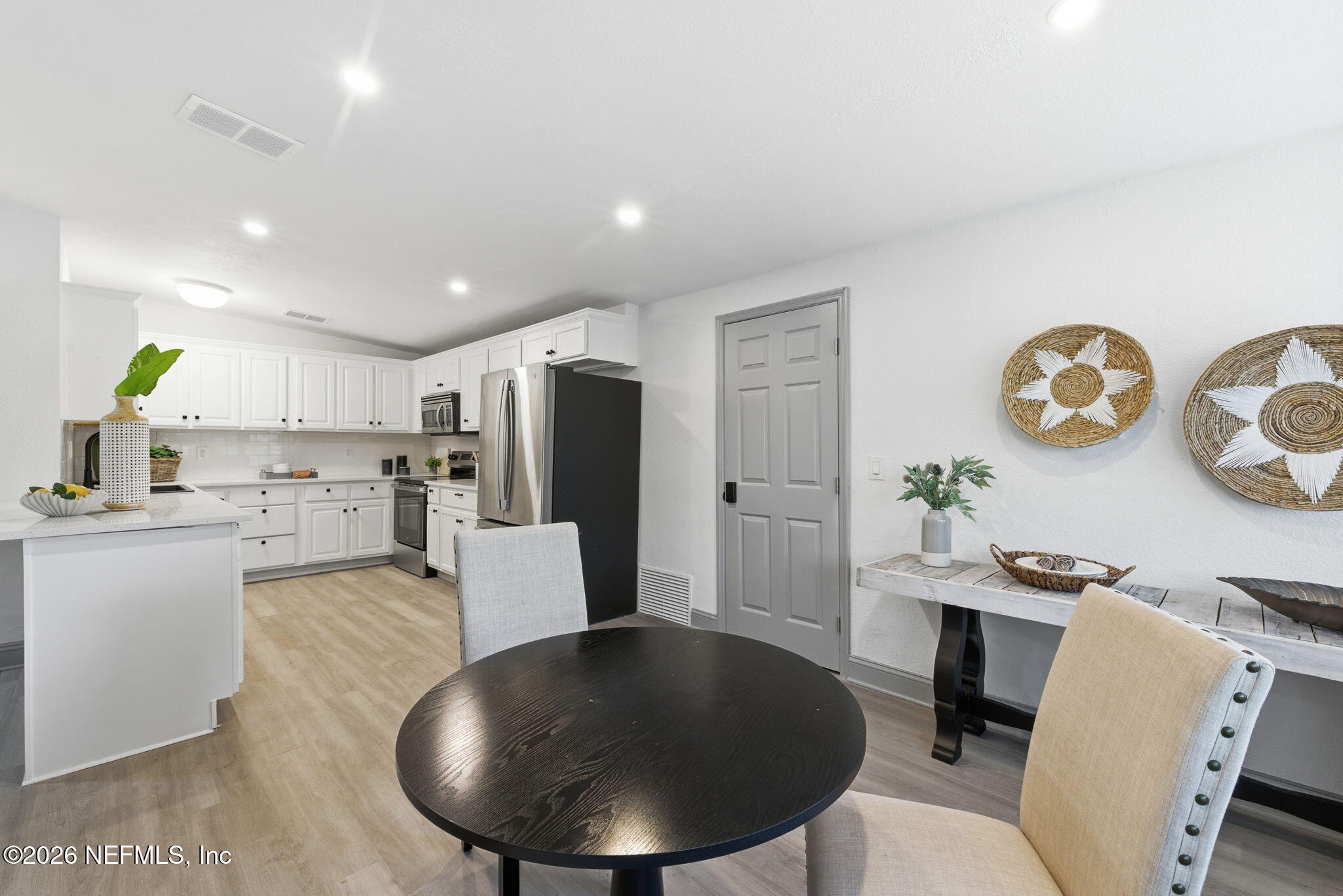 202 Azalea Circle Palatka, FL 32177 - Photo 11 of 29 Dining and Kitchen