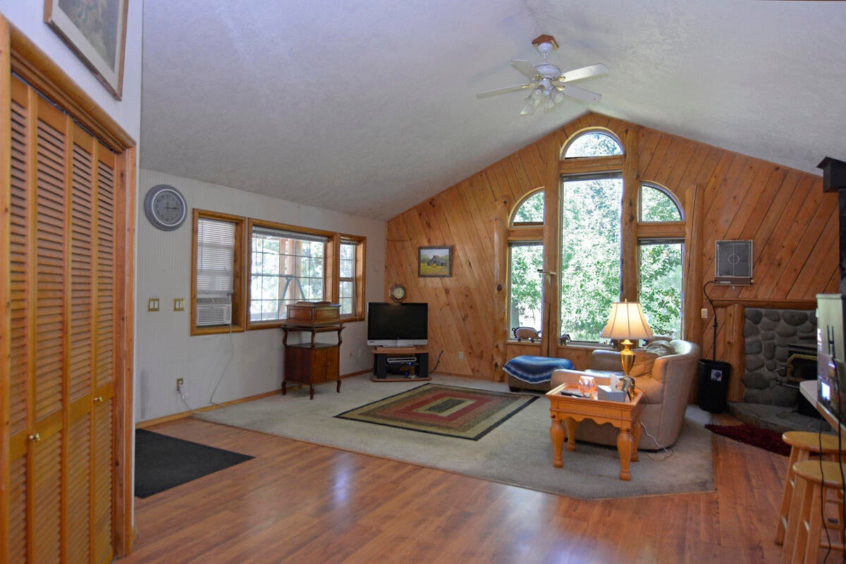 16973 Sacramento Road Bend, OR 97707 - Photo 7 of 27 Gallery Image 7