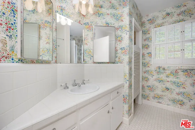 $1,799,000 | 3520 Longridge Avenue, Sherman Oaks, CA 91423