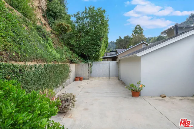 $1,799,000 | 3520 Longridge Avenue, Sherman Oaks, CA 91423