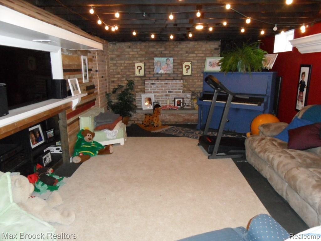 2831 Harrington Road Rochester Hills, MI 48307 - Photo 16 of 24