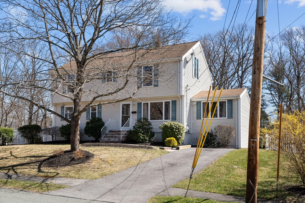 9 Newington Road Peabody, MA 01960 - Photo 1 of 41 Gallery Image 1