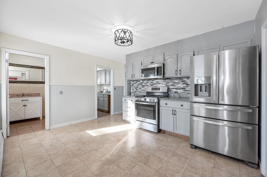 44 Phebe Avenue Lowell, MA 01854 - Photo 16 of 38