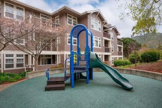 $875,000 | 733 Swallowtail Court, Brisbane, CA 94005