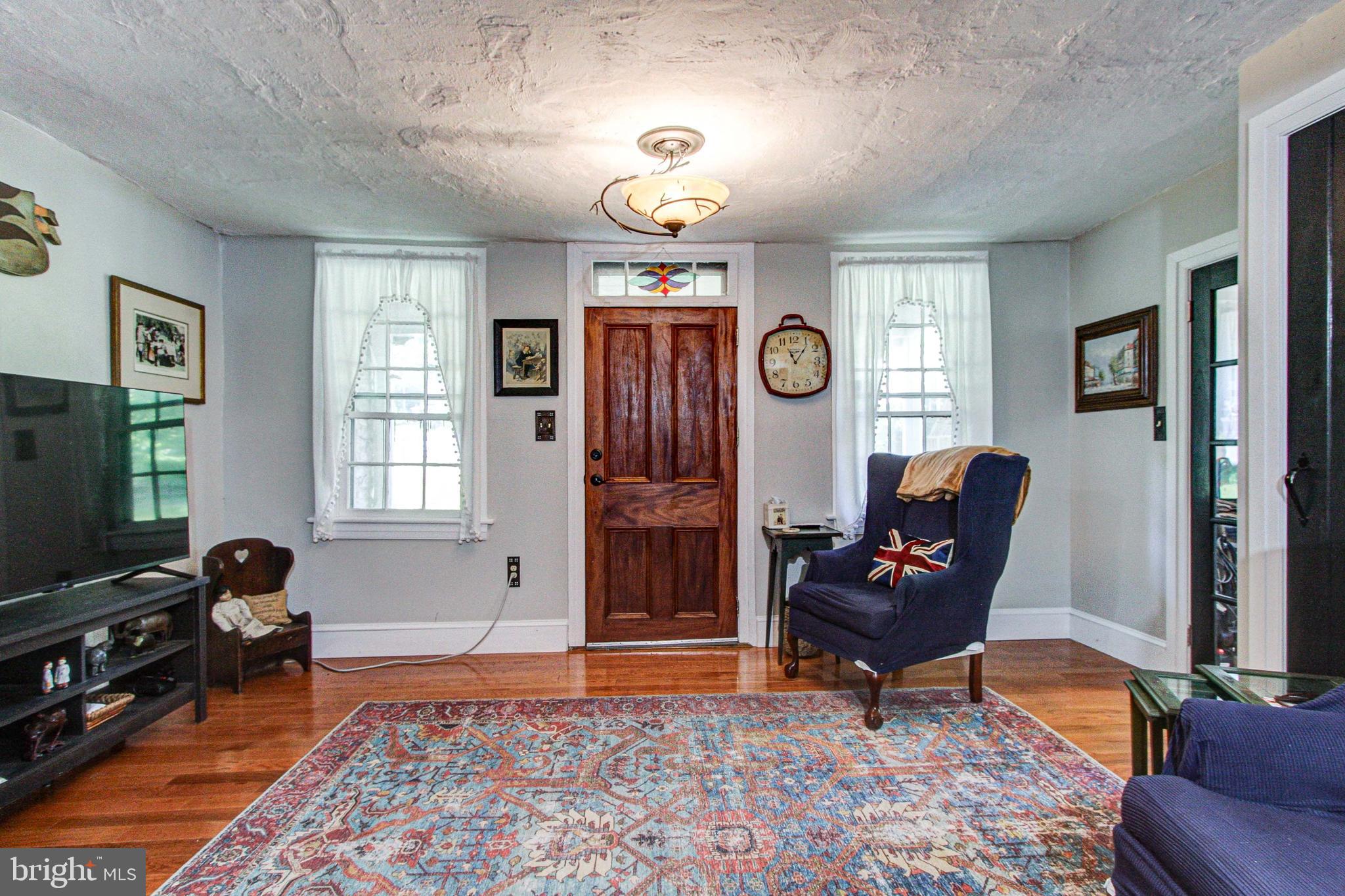 9754 Easton Road Kintnersville, PA 18930 - Photo 5 of 59