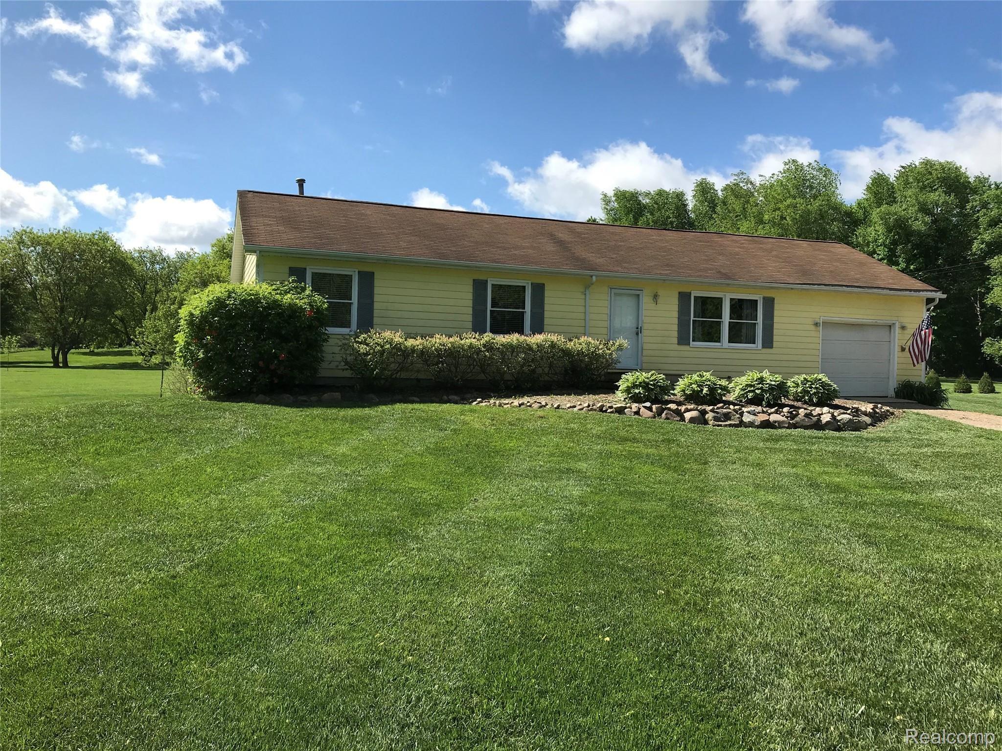 8525 Cork Road Yale, MI 48097 - Photo 2 of 17 IMG_0733.jpg