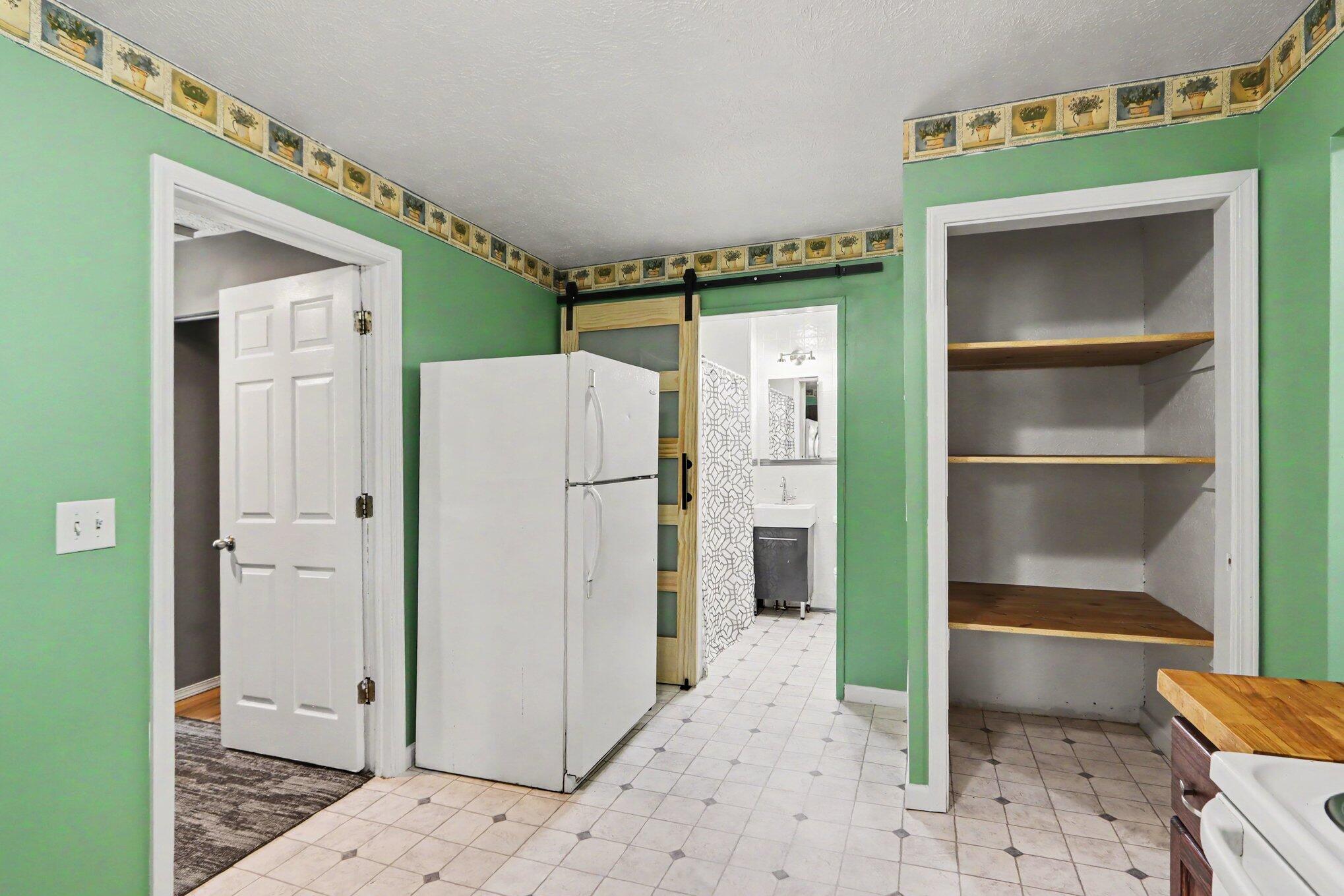30 Ave B Springfield, MI 49037 - Photo 6 of 15 007_file_1506