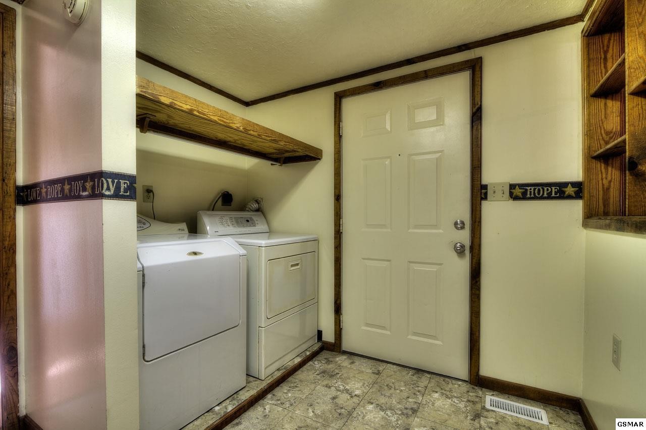 1505 Parrotts Chapel Road Sevierville, TN 37876 - Photo 18 of 36