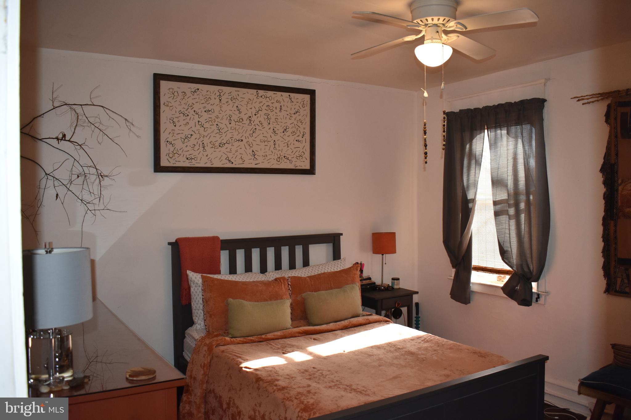 927 Edgemore Road Philadelphia, PA 19151 - Photo 11 of 18 Gallery Image 11