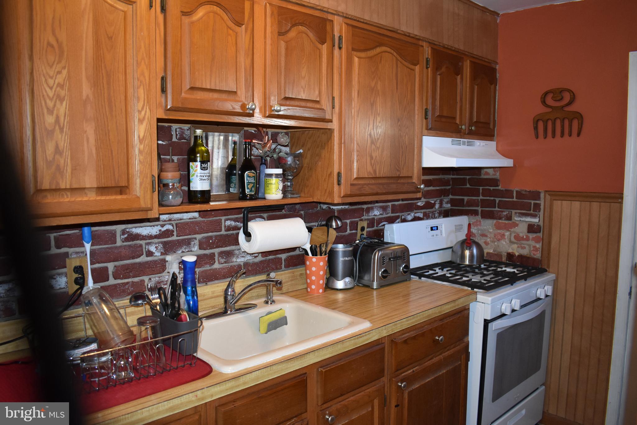 927 Edgemore Road Philadelphia, PA 19151 - Photo 9 of 18 Gallery Image 9