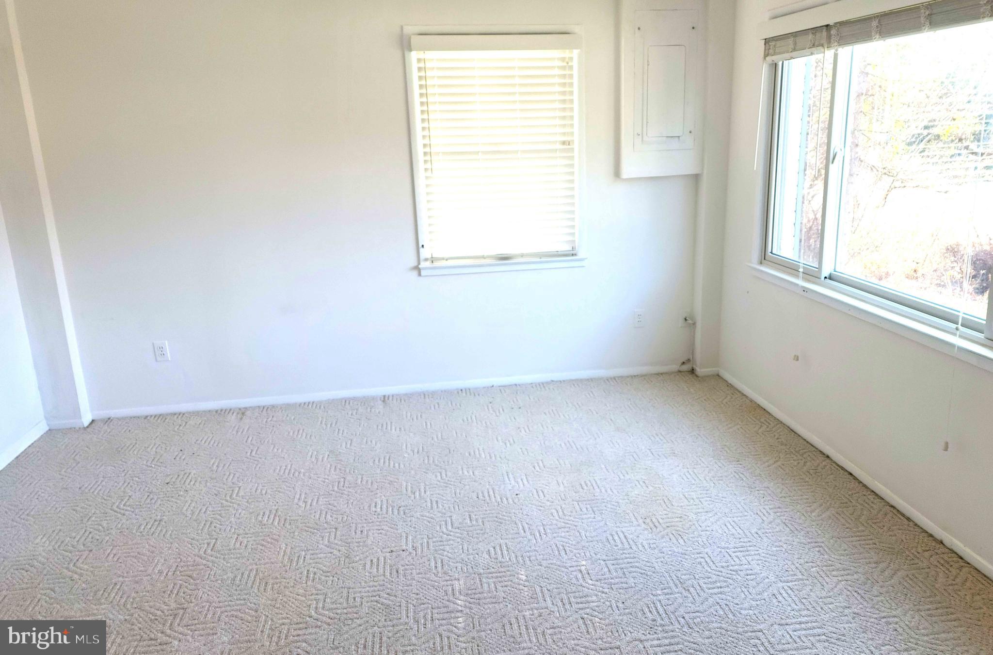 6507 Byron Avenue Springfield, VA 22150 - Photo 2 of 7 Room 1 12.5 x 14 = 175 sf