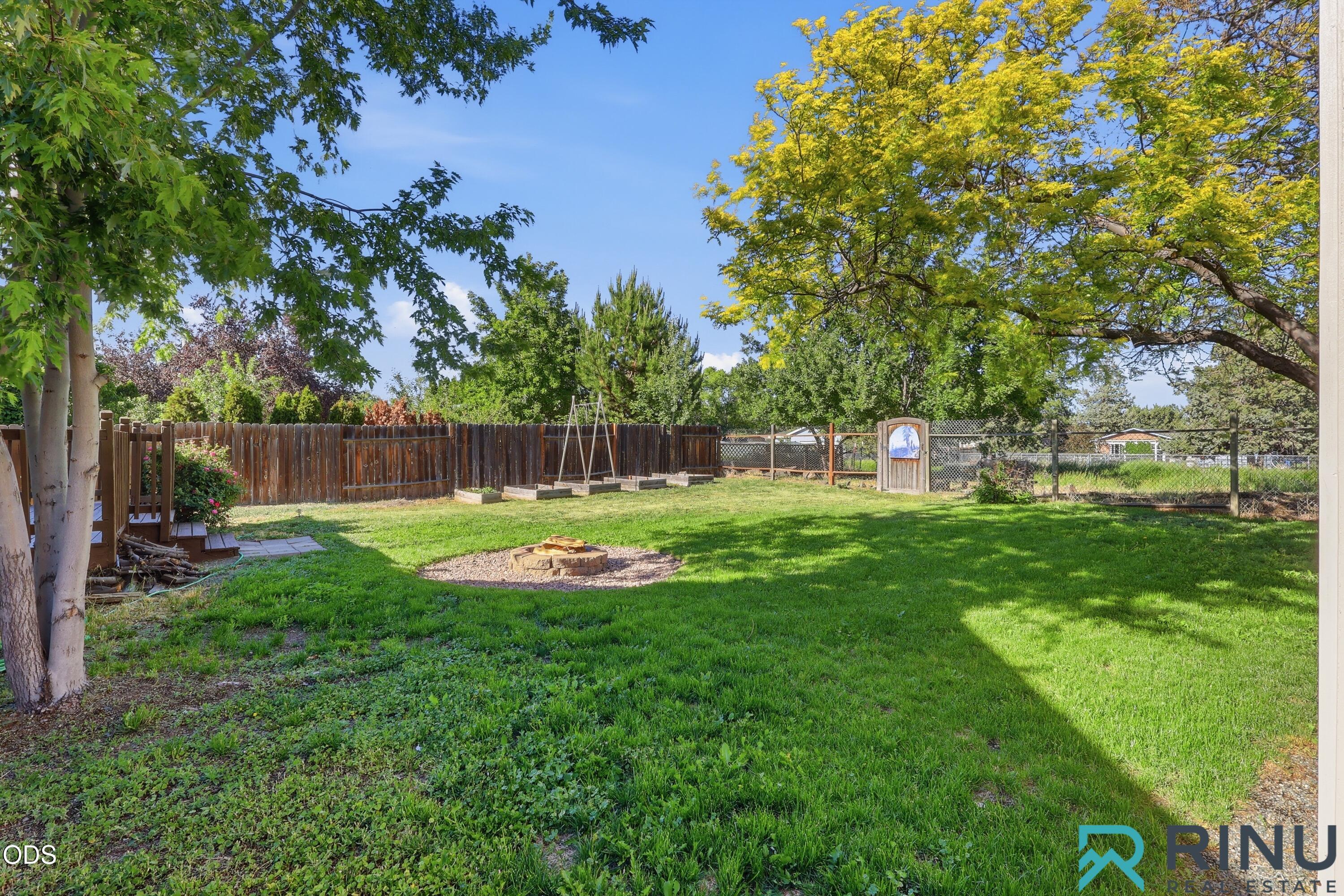 1810 Southwest 27th Street Redmond, OR 97756 - Photo 37 of 53