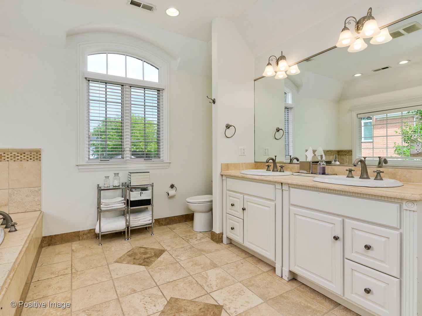 1041 Oak Street Winnetka, IL 60093 - Photo 18 of 32