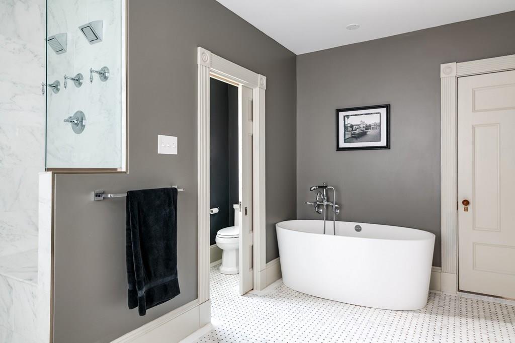 25 Barrington Road Boston, MA 02124 - Photo 17 of 39