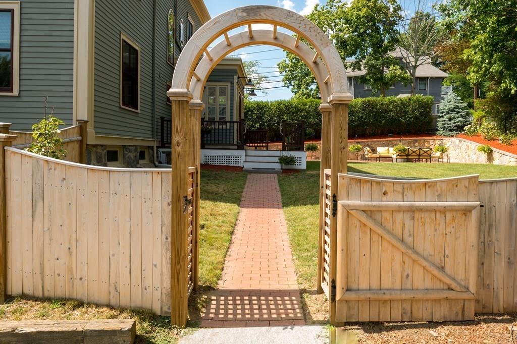 25 Barrington Road Boston, MA 02124 - Photo 31 of 39