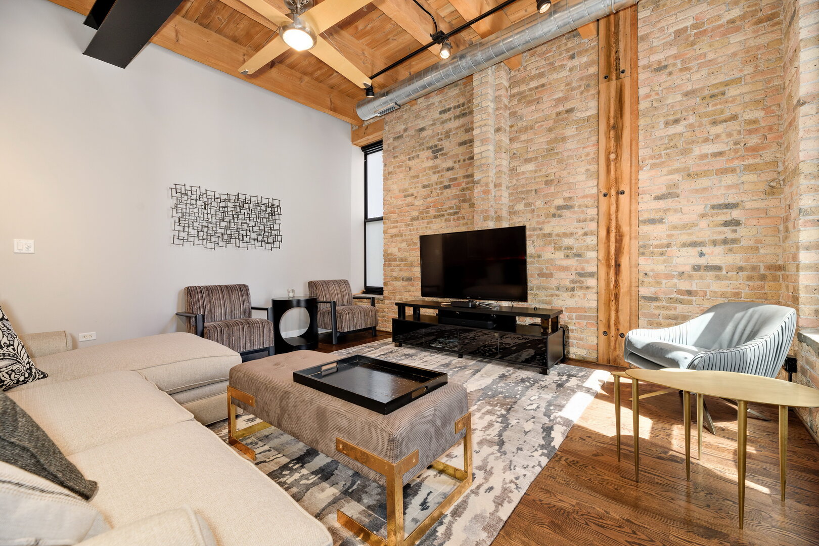 154 West Hubbard Street, Unit 203 Chicago, IL 60654 - Photo 6 of 25