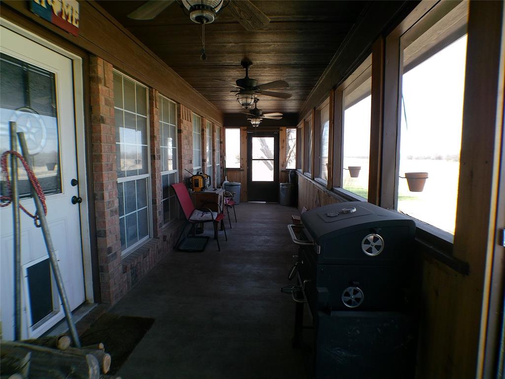 200 County Road 3170 Decatur, TX 76234 - Photo 25 of 31 a living room with furniture