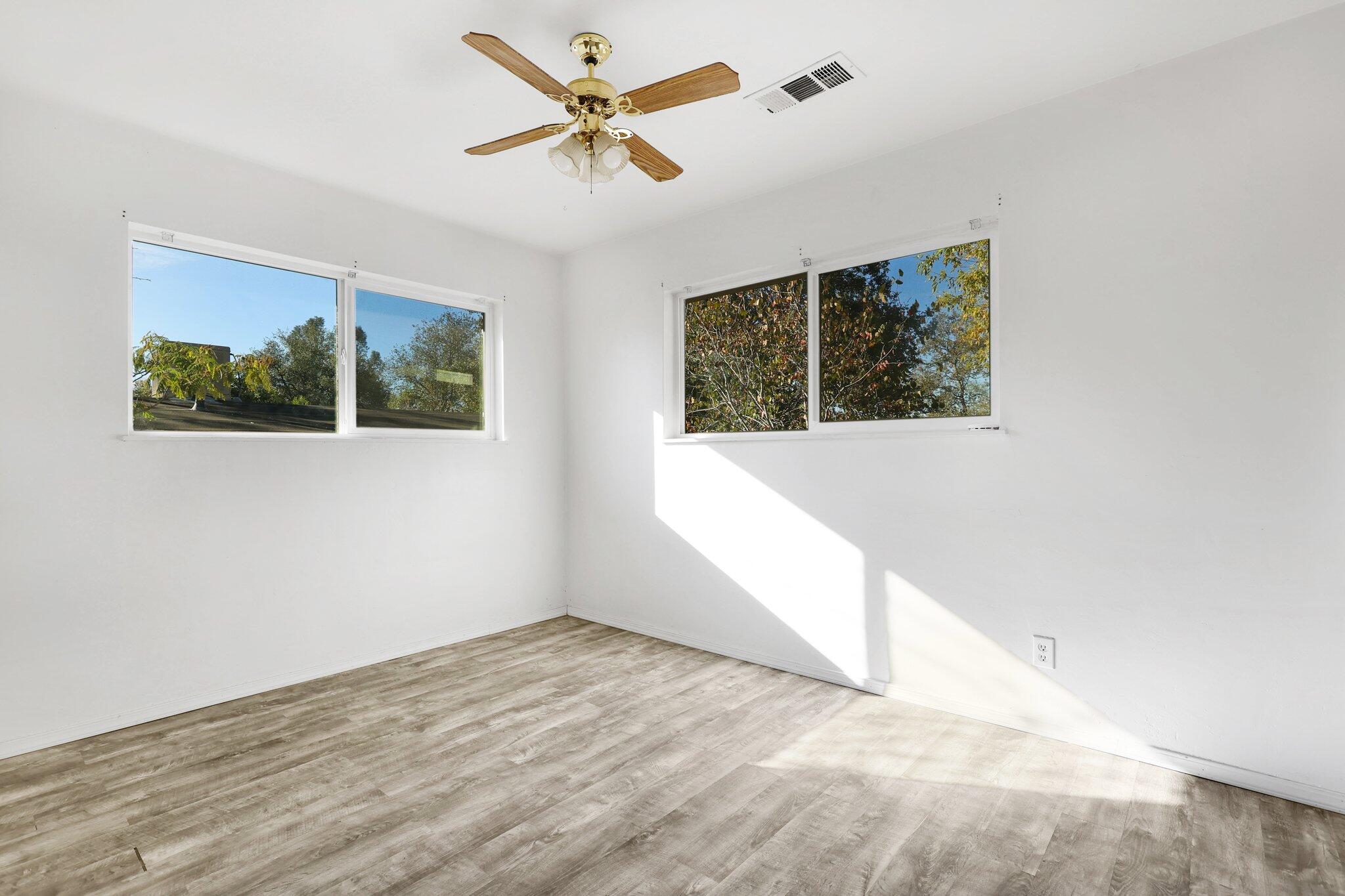 692 Ridge Road Redding, CA 96003 - Photo 12 of 21 Bedroom 2