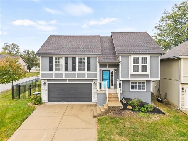 $325,000 | 747 East 124 Street, Kansas City, MO 64146